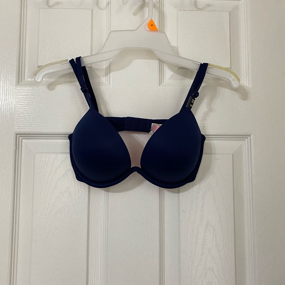 Victoria’s Secret 32D navy blue super push bra